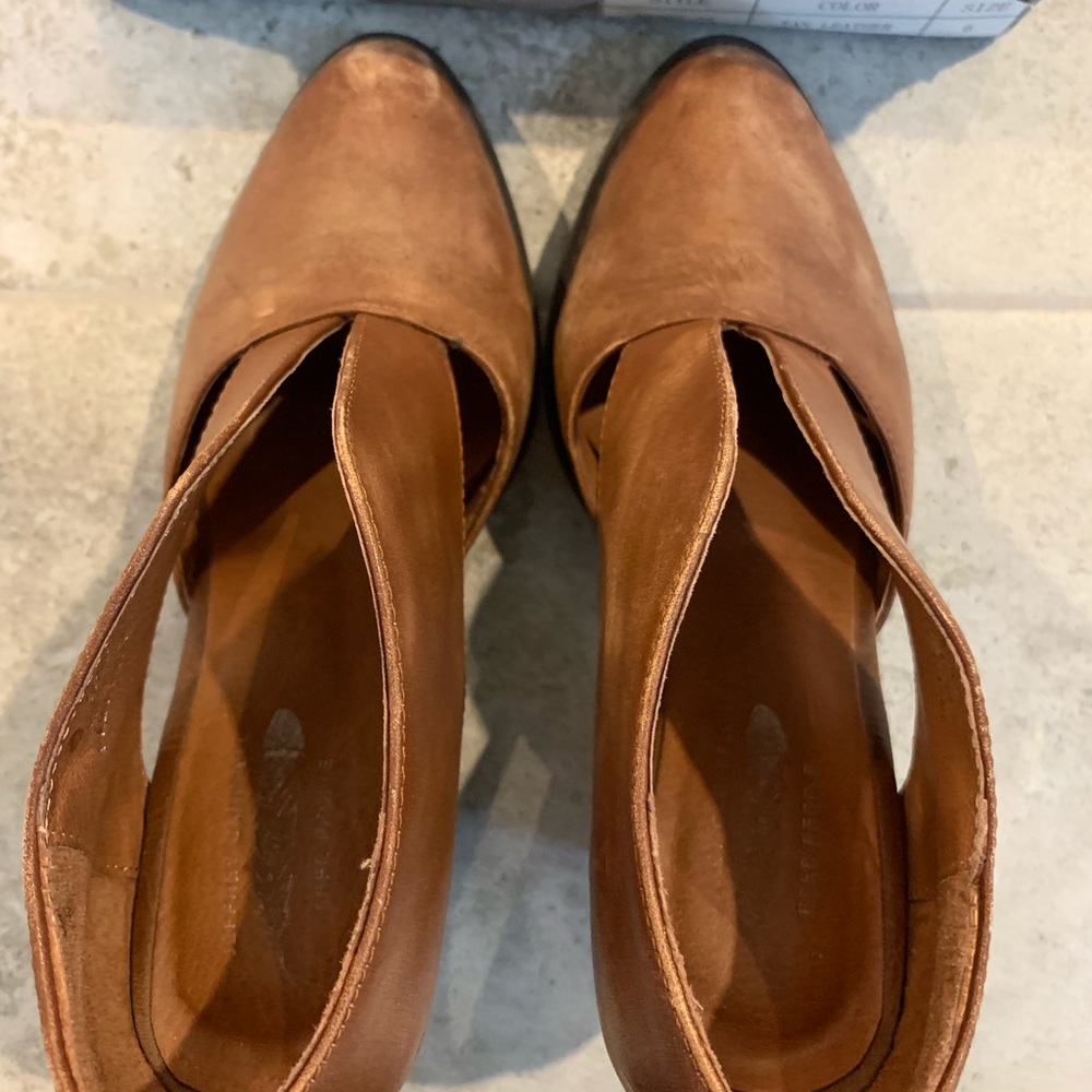 Nib Jeffrey Campbell Deep V Bootie - Size 6 - image 4